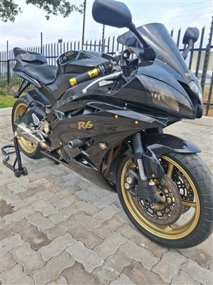 YAMAHA YZF-R6
