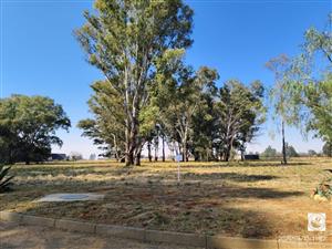 1977m² vacant residential stand located in Vaalpark at an absolute give-away price!!