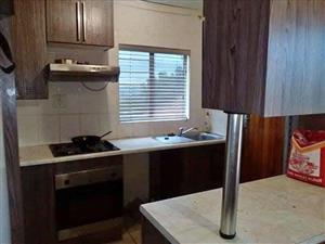 Single room with an en suite bathroom available to rent at Phillip Nel park