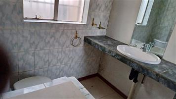  Spacious Bachelor Cottage to Let in Cyrildene, Johannesburg