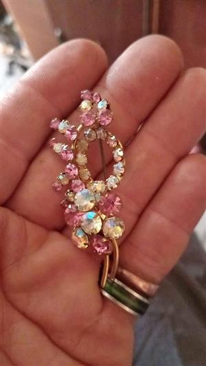 vintage Juliana (D&E) pink and aurora borealis rhinestone brooch  demi-parure.