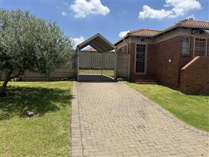 3 bedroom house for in Thatch Hill