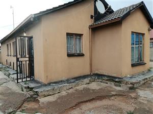 Charming 3-Bedroom Family Home with cottages