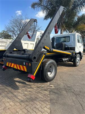 Nissan ud85 skiploader