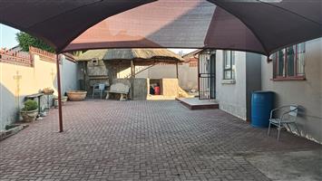 3 bedroom Family Home with Entertainment Oasis in Olievenhoutbos!