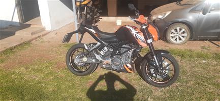 KTM DUKE 125