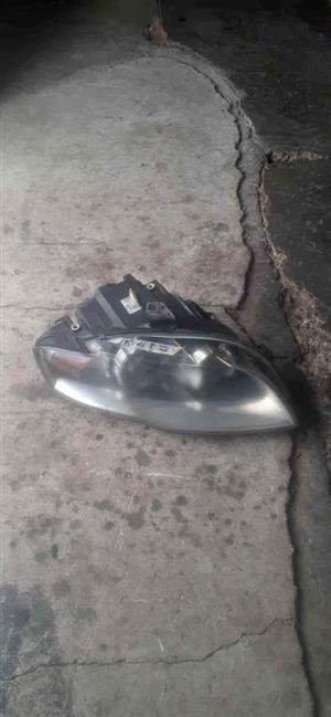 Audi A4 B7 Xenon Headlight