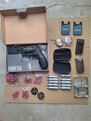 Brand New Umarex HDR 50 Home Self Defence Revolver Incl.ammo + Extras.