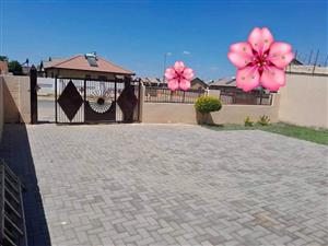 HOUSE FOR SALE in Soshanguve VV