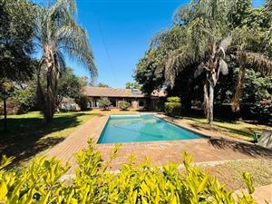 PRESTIGE LIVING , A RARE GEM ON 2000M2 LAND SIZE!!