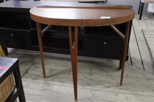 -BROWN ENTRANCE TABLE(S067371C)-