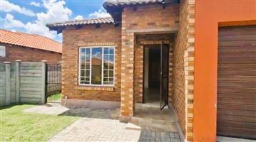 Modern 3-Bedroom Townhouse in Sought-After Waterval East