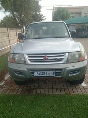 2002 Mitsubishi Pajero GLS 3.5 V6 Automatic