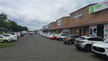 Prime 250m² Retail-Zoned Industrial Service Unit To Let in Richards Bay