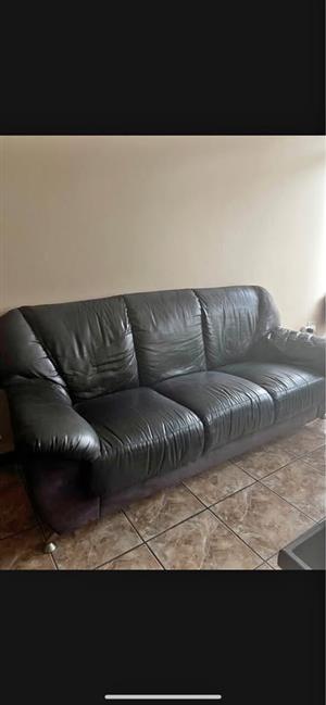 Couches 3psc R800 280 Steve Biko road  Gezina  PTA  call Wattsup 