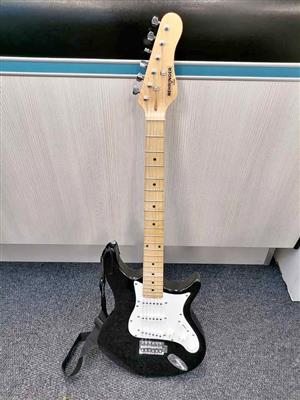 Behringer 6-String 22 Fret Electric Guitar, with Single Coil Pickups, with a bag, very neat conditio