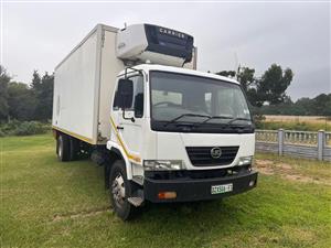 2011 Nissan UD95 8 ton Refrigerator truck
