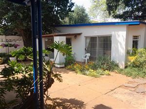 CHARMING GARDEN FLAT TO LET IN CAPITAL PARK EAST