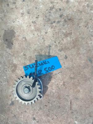 Suzuki DR 500 Oil pump. Meyerton bike scrapyard new and secondhand spares.