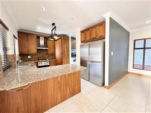Townhouse For Sale in Heritage Hill