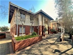 331m² office space to rent in Parktown