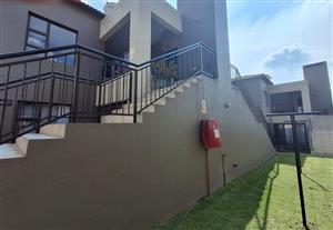 Beautiful upstairs 2 bedroom Cat friendly apartment situated in Goedeburg for Rent!