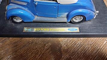Ford Convertible 1 18 Model Car