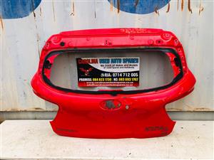 Mahindra KUV 100 tailgate (2018-2024)