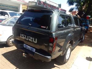 2018 ISUZU KB250 DTEQ DOUBLE CAB 4X2 GREY MANUAL DIESEL  FULL SERVICE HISTORY 92000KM, CANOPY