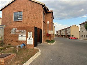 Apartment For Sale in Kosmosdal