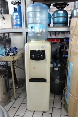 SUNBEAM HOT AND COLD DISPENSER(S067317A)