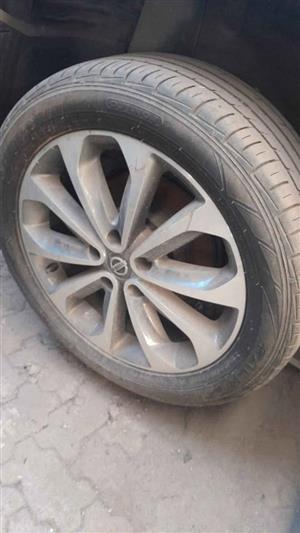 Nissan qashqai 18inch rims and tyes