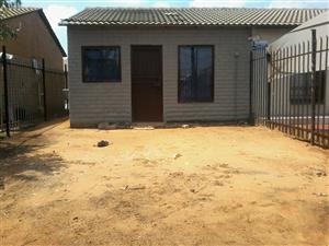 2 bedroom house for sale in Soshanguve block XX (B1).
