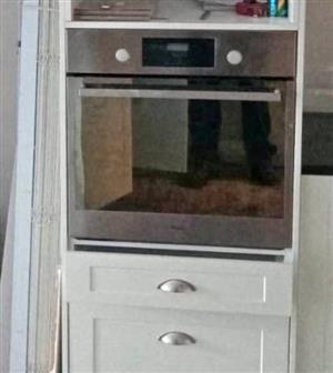 Whirlpool oven. Collection in Seapoint