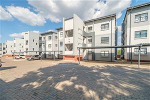 Clean, Classy, Contemporary & Convenient 2 Bedroom Apartment