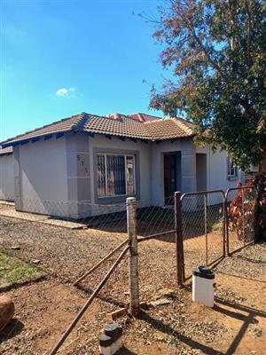 House For Sale in Nkwe Estate