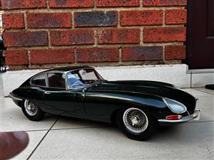 Jaguar E-Type 1:8 Scale Model 