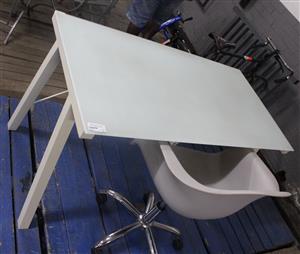 GLASS STUDY DESK WITH GREY STUDY CHAIR S065378A