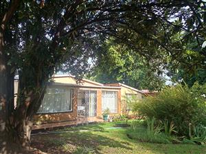 Spacious 4.5-Bedroom Home with Pool – Pet Friendly & Move-In Ready!