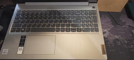 Lenovo Ideapad 3 i5 8gm ram 512gb SSD 
