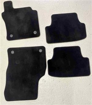 LIKE NEW ORIGINAL VW GOLF 7 DSG FLOOR MATS SET