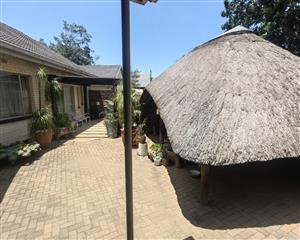 3 Bedroom house Golden oldie with lapa