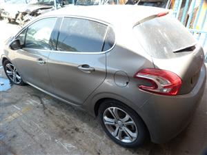 Peugeot 208 1.6 WT AT - 2013