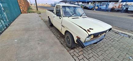 Nissan 1400 bakkie stripping for parts