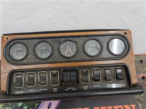 XJ6.1972 /74 Gauge's and  switches 