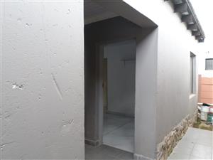 Lovely Garden Cottage to Let, 1 Bedroom Open plan kitchen and Lounge, Bathroom