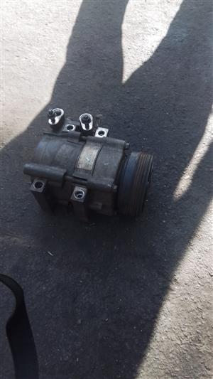Mahindra scorpio mhark 2.2 87kw 2014 Air con compressor 