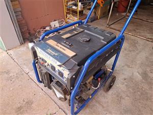 6kW Macafric Keystart Petrol Generator complete with change over switch. Collect