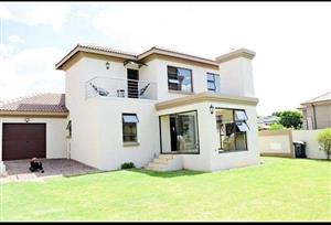 Stunning double storey rental house in Montana