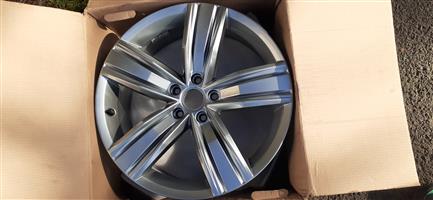 VW Tiguan - Victoria Falls 19 Inch OEM Alloy Wheel for sale